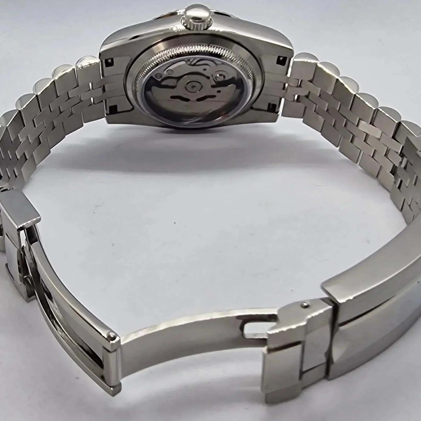 Seiko Mod Datejust Silver mit transparentem Gehäuseboden und sichtbarem NH35 Automatikwerk