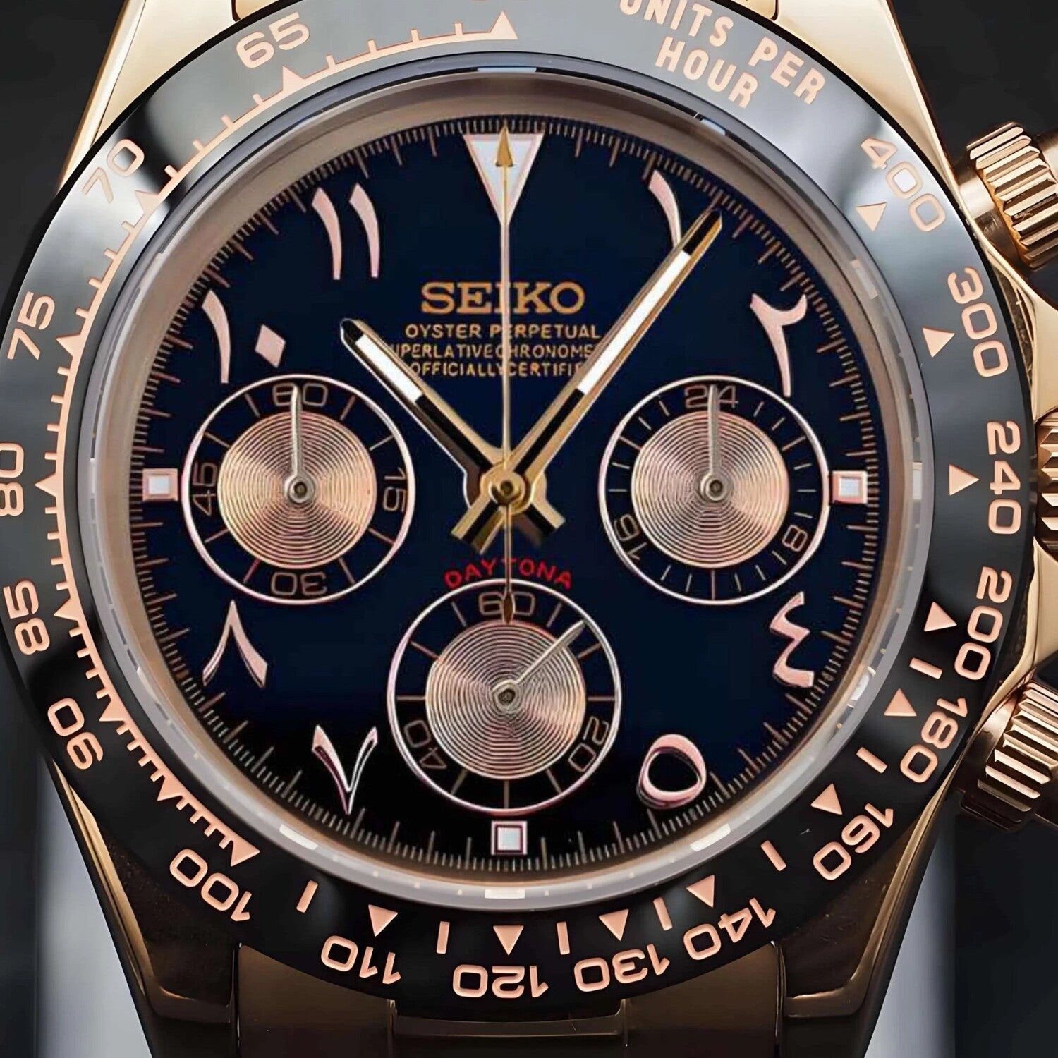 Seiko Mod Daytona Rose Gold Arabic Nahaufnahme mit arabischen Ziffern und drei Chronograph-Subdials