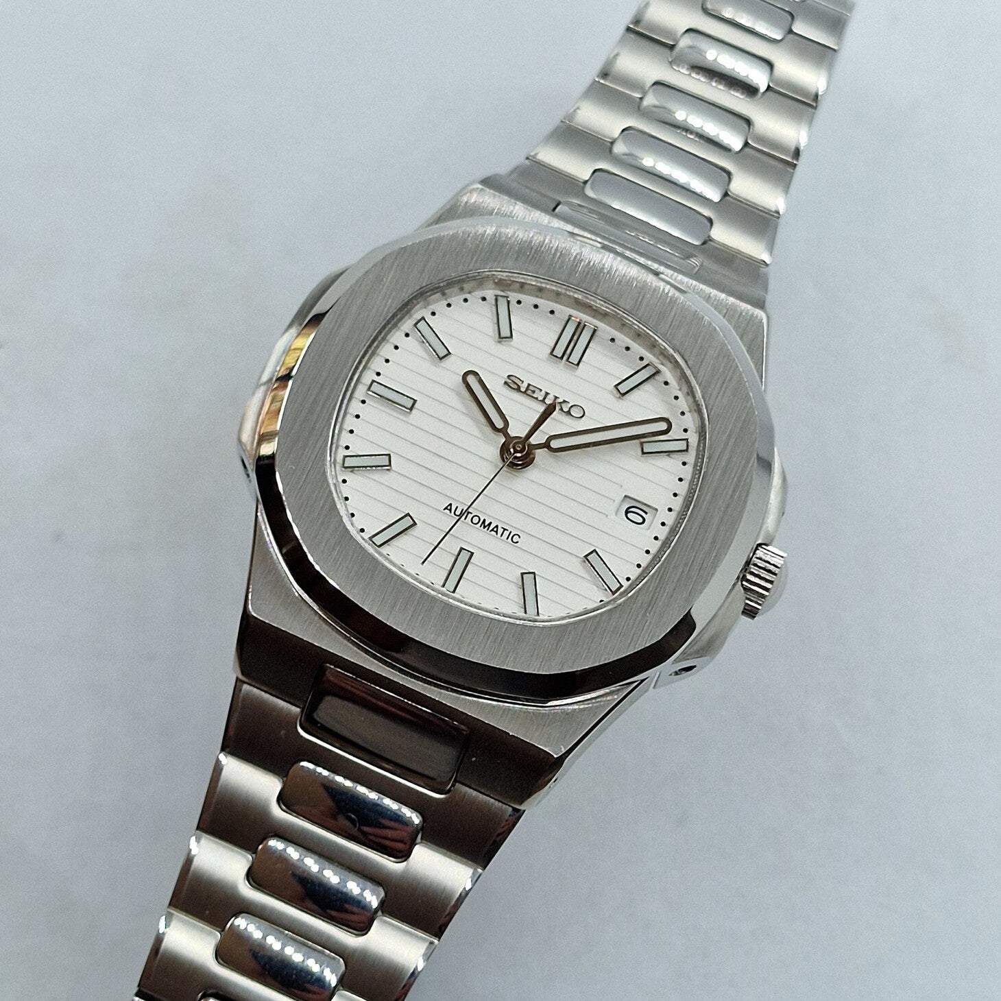 Top view Seiko Mod Nautilus White displaying full layout and integrated bracelet design