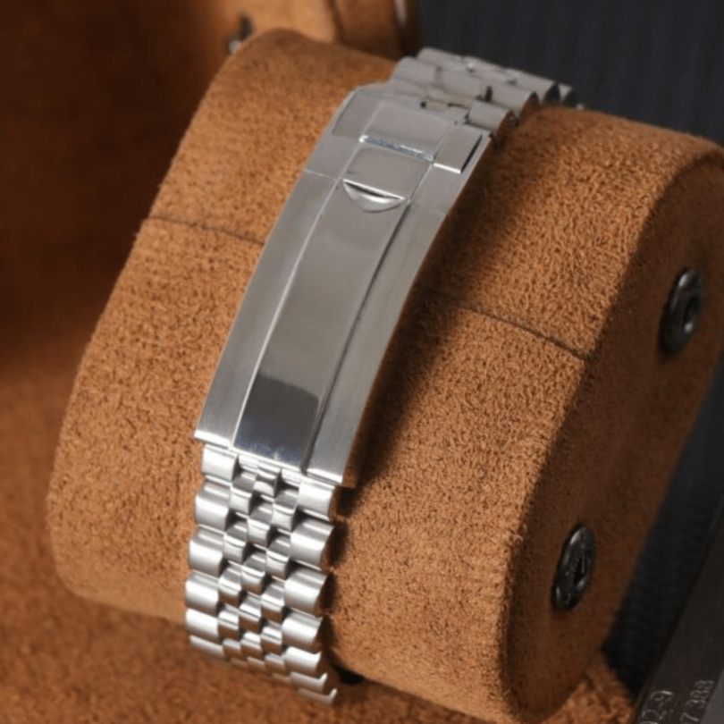 GMT Bruce Wayne Schließe Detail mit polierter Faltschließe, Jubilee Armband Glieder und Edelstahl Konstruktion